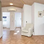 4 Star In Ansager-by Traum