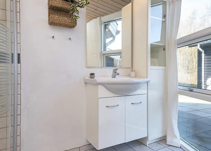 4 Star In Ansager-by Traum