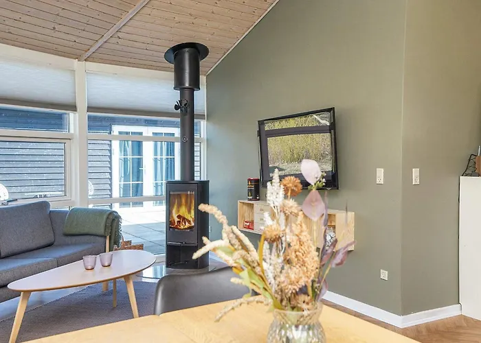 4 Star In Ansager-by Traum