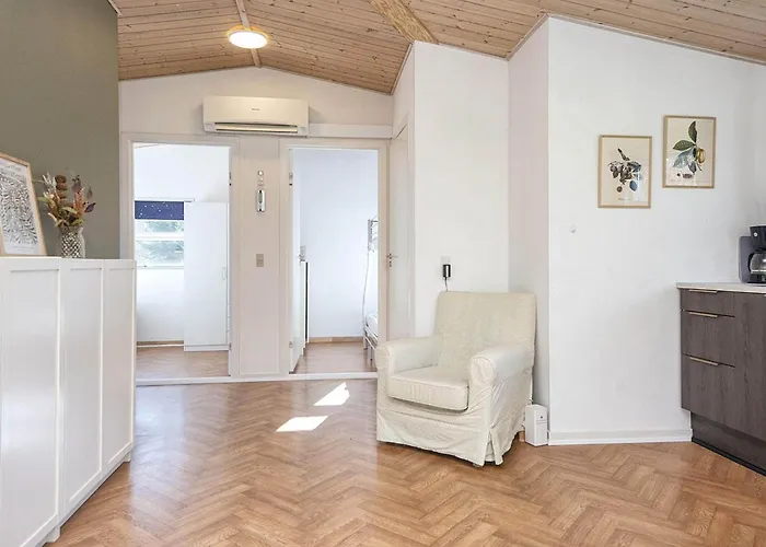 4 Star In Ansager-by Traum